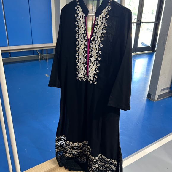 Indian Salwar Kameez - Picture 11 of 11